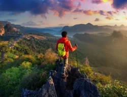 Petualangan Mendaki Gunung Menaklukkan Alam, Menemukan Diri