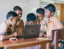 Manfaat Penggunaan Laptop dalam Pendidikan bagi Siswa